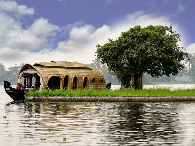 Kerala luxury houseboat packages backwater view – Go India Holiday