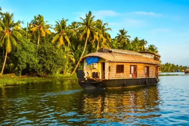 Devotees at temple during South Kerala Temple Trail 5 Nights 6 Days pilgrimage tour packages Kerala