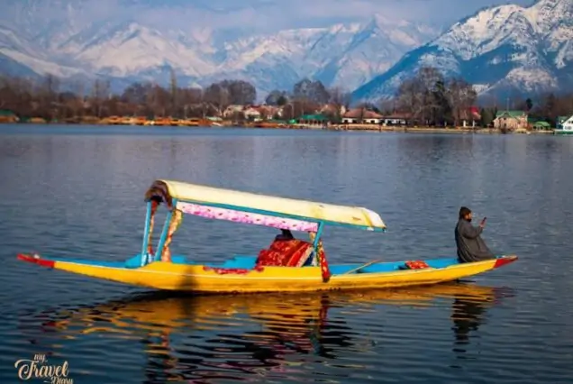 Srinagar Luxury Houseboat Experience – 3 Nights / 4 Days