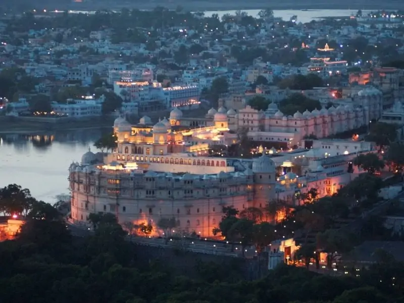 Beautiful view of Udaipur city included in Udaipur tour packages by Go India Holiday