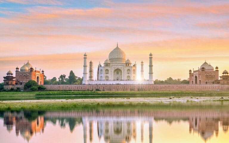 Affordable Taxi Service in Agra for Comfortable Agra Taxi Tour Experience