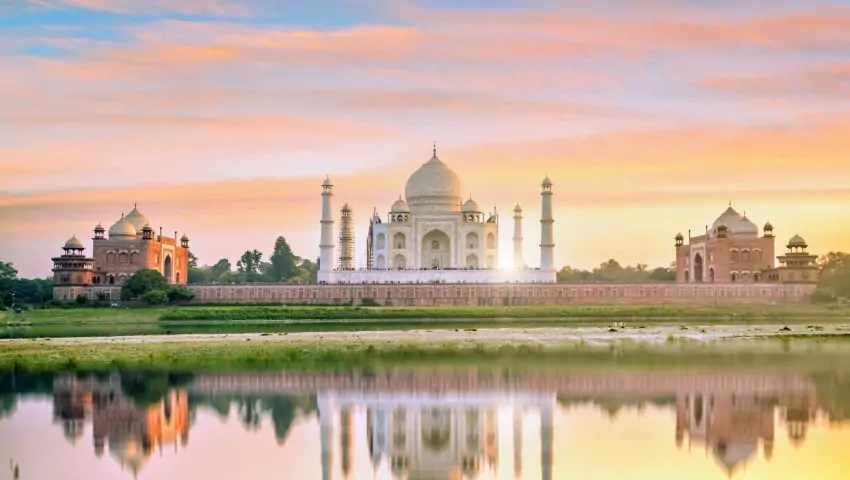 Affordable Taxi Service in Agra for Comfortable Agra Taxi Tour Experience
