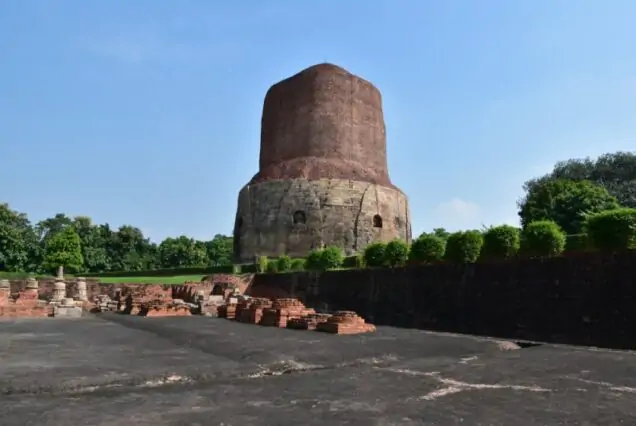 Monks meditating at Mahabodhi Temple during Buddha Life Journey Tour Package