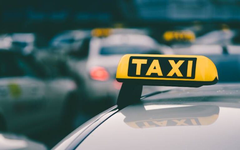 Safe Taxi Service in India – Reliable Taxi Service in India by Go India Holiday